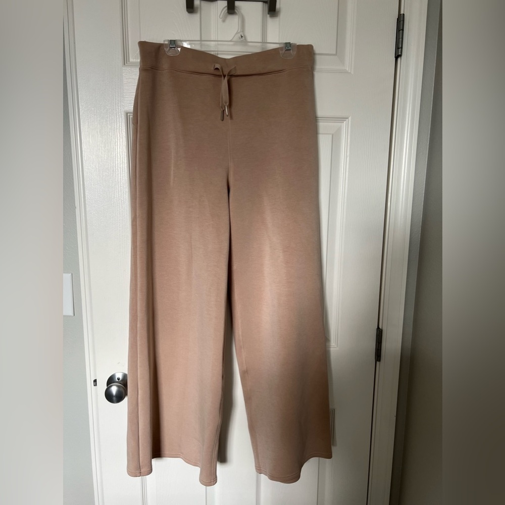 Air essential sweatpants